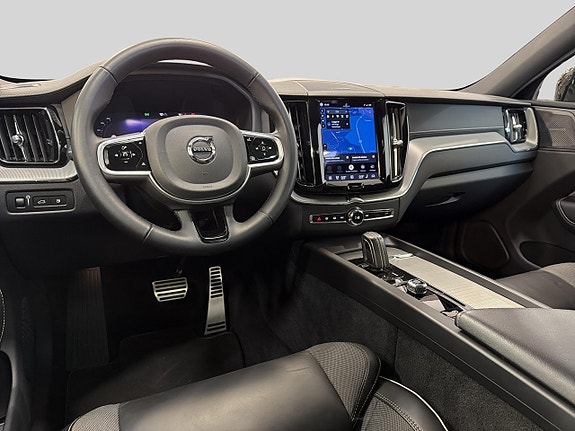 Volvo XC60 10 of 30