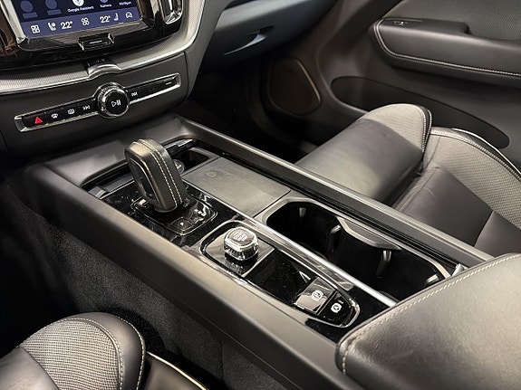 Volvo XC60 25 of 30