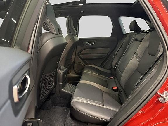 Volvo XC60 15 of 30