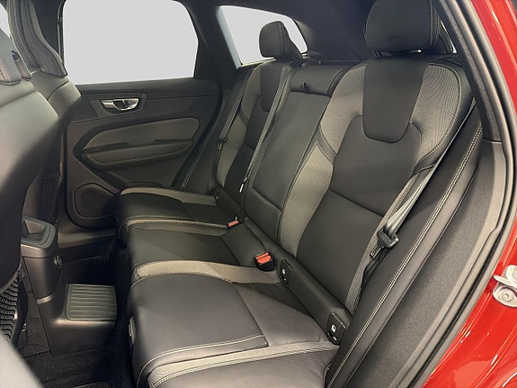 Volvo XC60 16 of 30