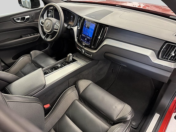 Volvo XC60 12 of 30