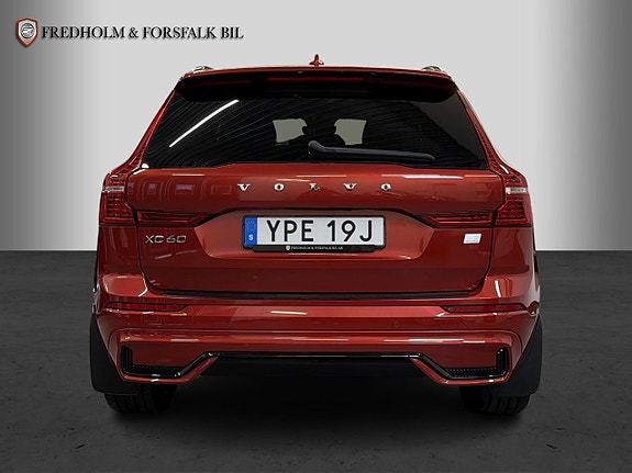 Volvo XC60 4 of 30