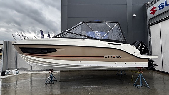 Uttern D70 - Mercury 225 Verado 2017 2 of 4