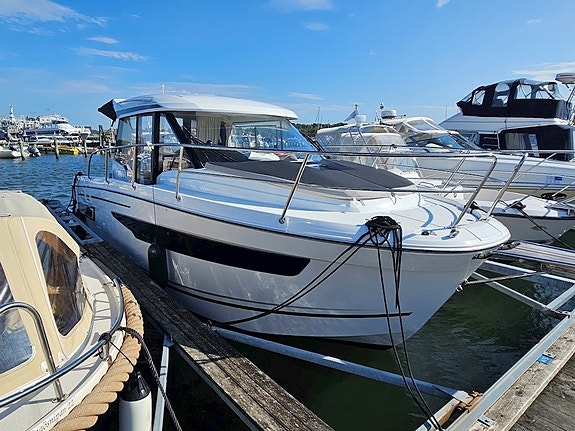 Jeanneau Merry Fisher 895 - 2 X Yamaha F 150 3 of 24