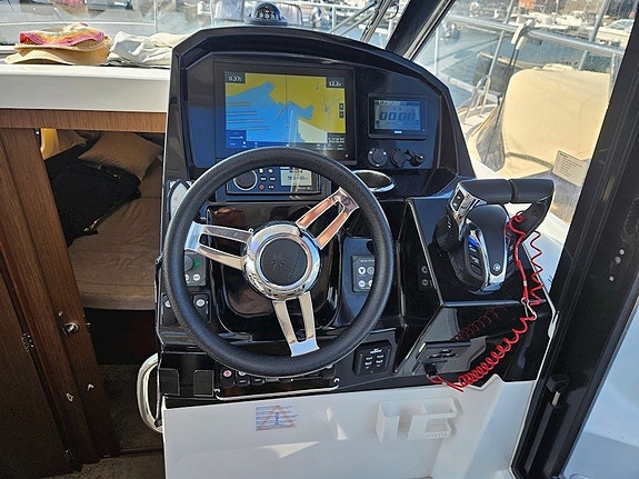 Jeanneau Merry Fisher 895 - 2 X Yamaha F 150 13 of 24