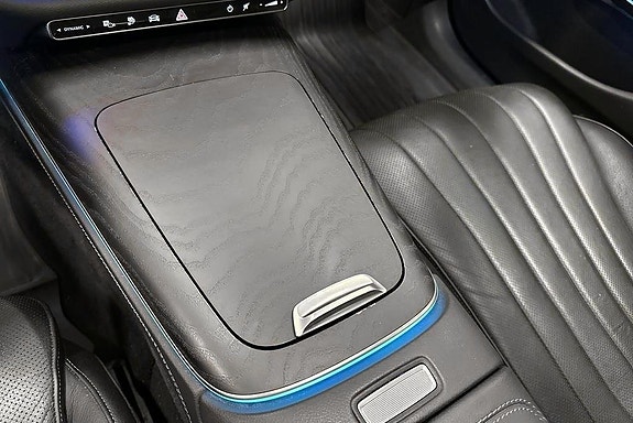 Mercedes-Benz E300 de 12 of 18