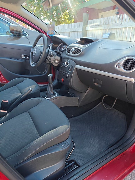 Renault Clio 8 of 10