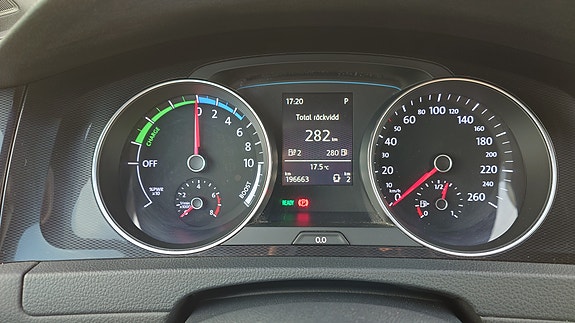 Volkswagen Golf VII 8 of 19