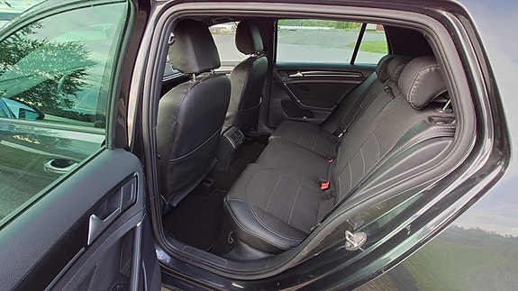 Volkswagen Golf VII 16 of 19