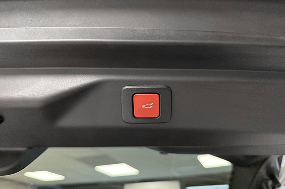 Peugeot e-3008 15 of 20