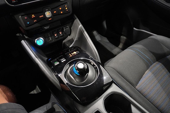 Nissan Leaf 10 of 12