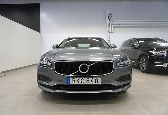 Volvo V90 2 of 22