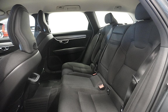 Volvo V90 8 of 22