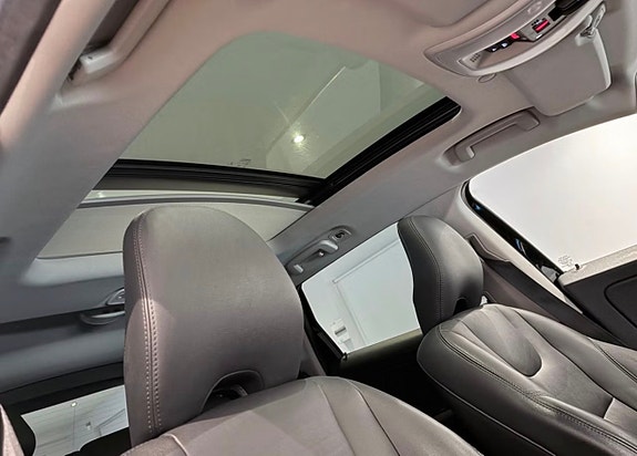 Volvo XC60 7 of 16