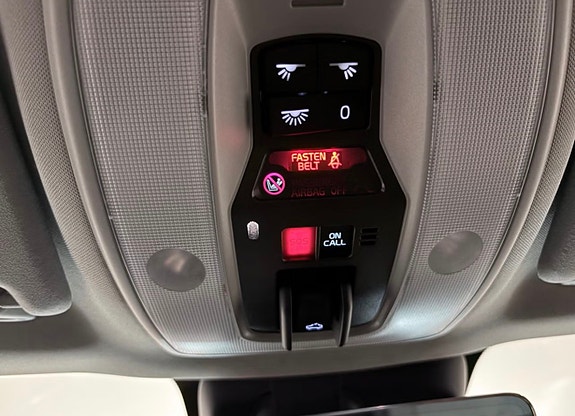 Volvo XC60 8 of 16