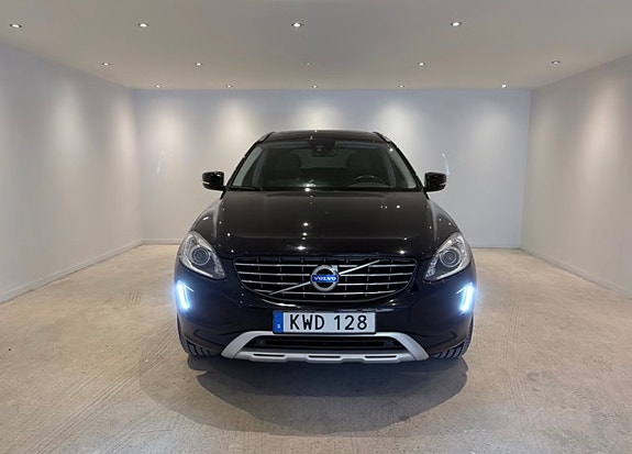 Volvo XC60 2 of 16
