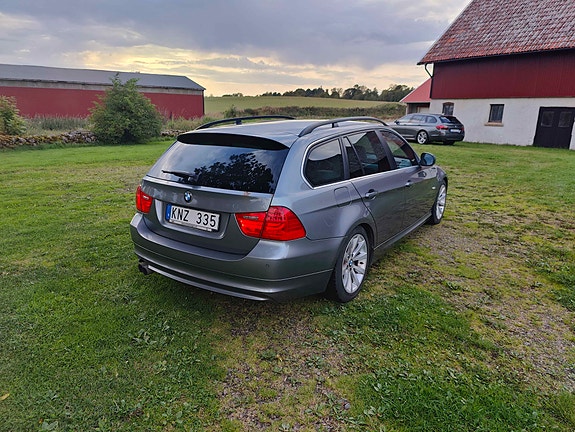 BMW 325i 2 of 10