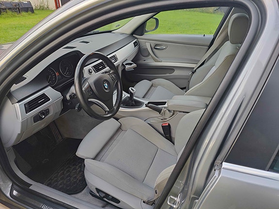 BMW 325i 4 of 10