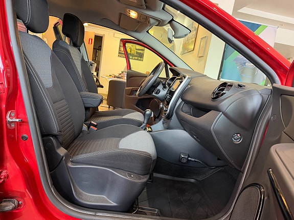 Renault Clio 15 of 26