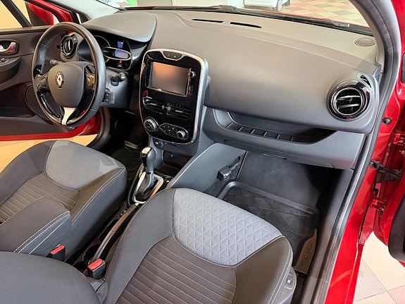 Renault Clio 14 of 26