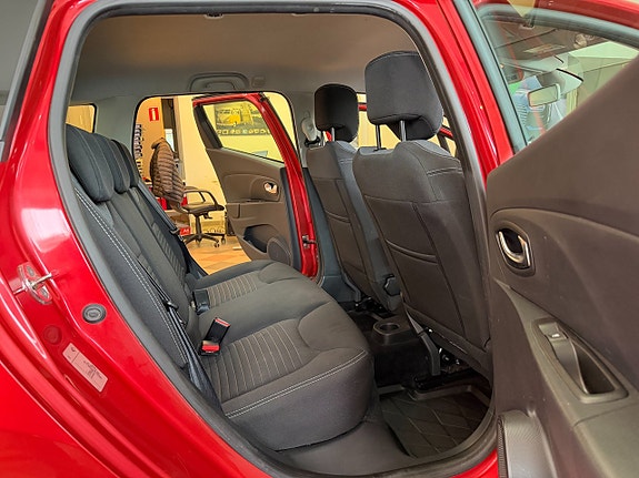 Renault Clio 24 of 26
