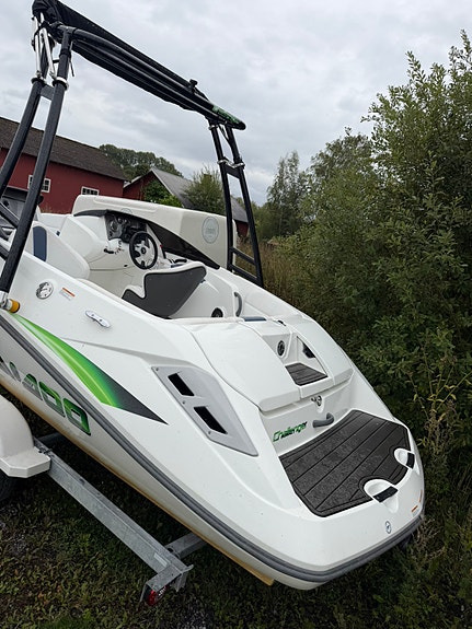 Seadoo challenger 180 2 of 3