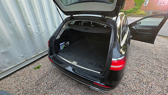 Mercedes-Benz E220 6 of 6
