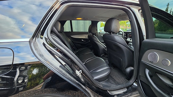 Mercedes-Benz E220 5 of 6