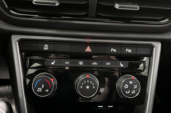 Volkswagen T-Roc 22 of 26