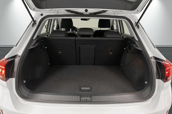 Volkswagen T-Roc 18 of 26