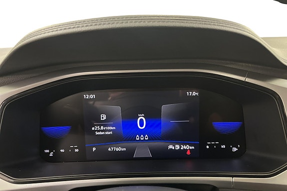 Volkswagen T-Roc 19 of 26