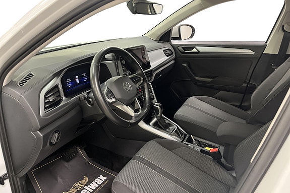 Volkswagen T-Roc 14 of 26