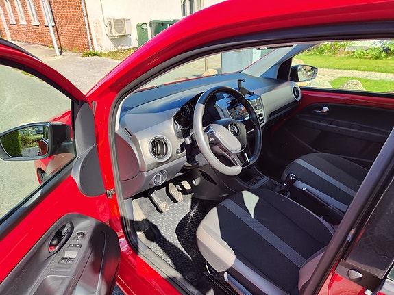 Volkswagen UP! 7 of 7