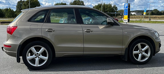 Audi Q5 2 of 9