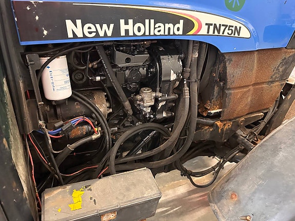 New Holland TN75N 4WD 6 of 9