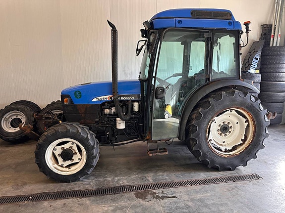 New Holland TN75N 4WD 2 of 9