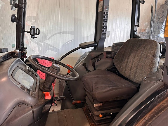 New Holland TN75N 4WD 7 of 9