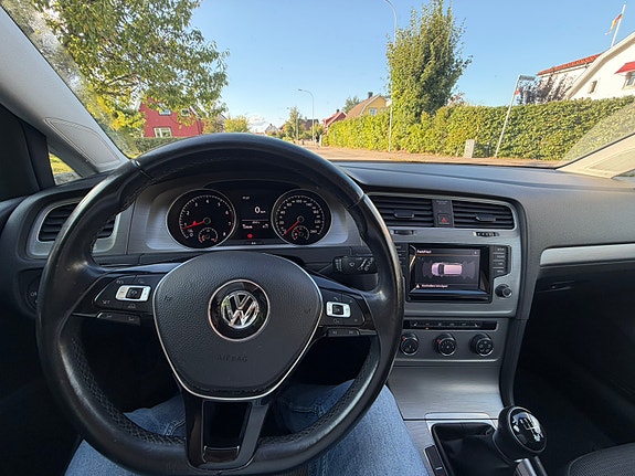 Volkswagen Golf VII 5 of 9