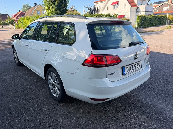 Volkswagen Golf VII 2 of 9