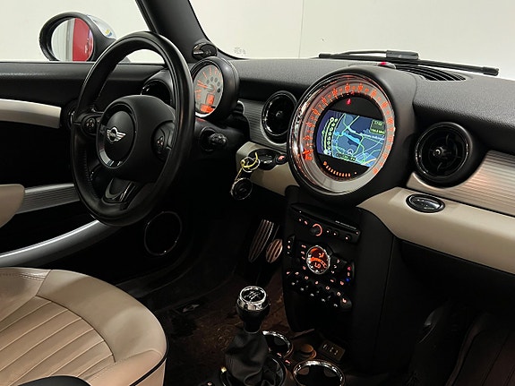 MINI Cooper S 13 of 25