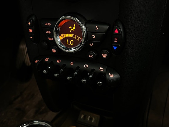 MINI Cooper S 17 of 25
