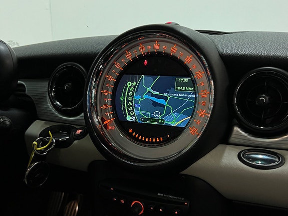 MINI Cooper S 18 of 25