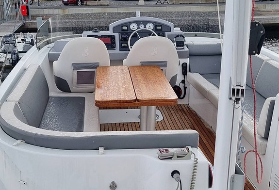 Beneteau Swift Trawler 44 -2016 | 2 x Volvo Penta D4-300 3 of 12