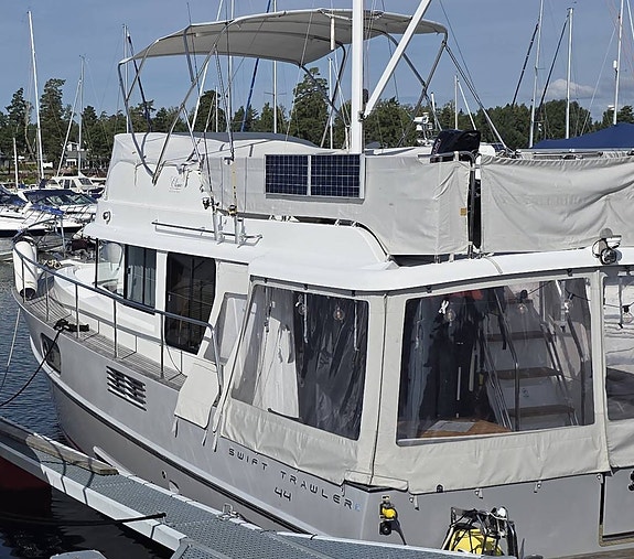 Beneteau Swift Trawler 44 -2016 | 2 x Volvo Penta D4-300 2 of 12