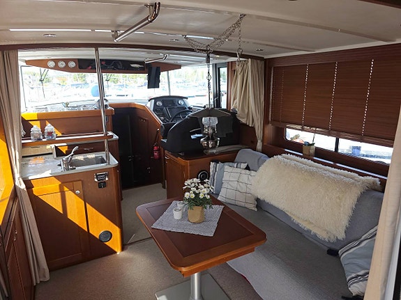 Beneteau Swift Trawler 44 -2016 | 2 x Volvo Penta D4-300 6 of 12