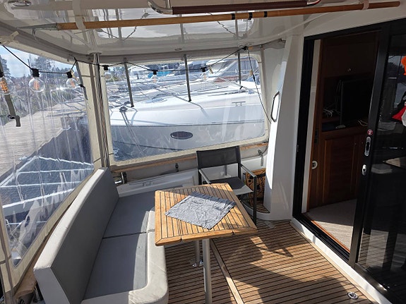 Beneteau Swift Trawler 44 -2016 | 2 x Volvo Penta D4-300 4 of 12