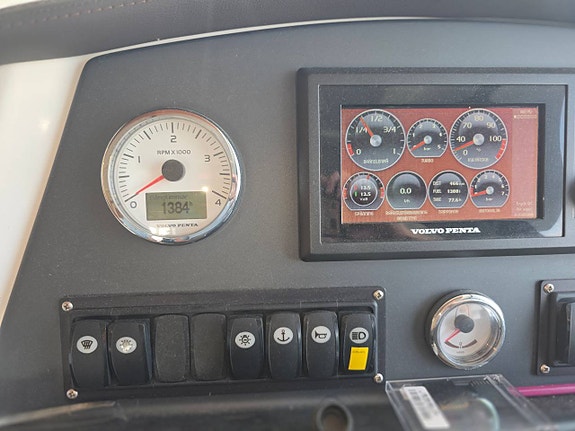 Beneteau Swift Trawler 44 -2016 | 2 x Volvo Penta D4-300 10 of 12