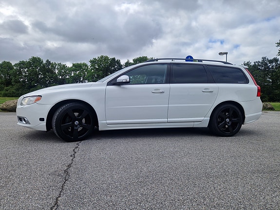 Volvo V70 3 of 17