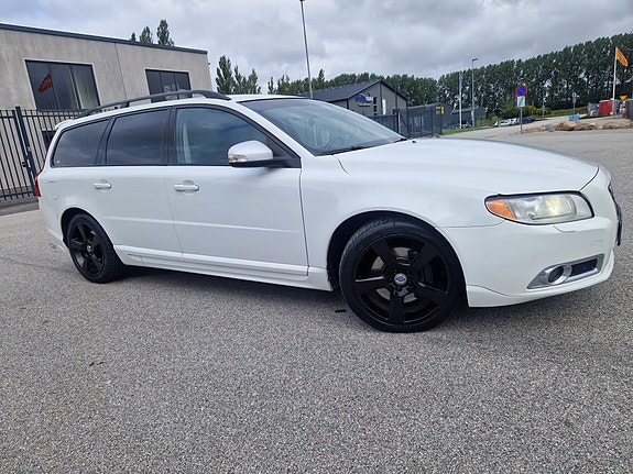 Volvo V70 16 of 17