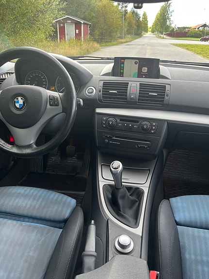 BMW 120i 8 of 11